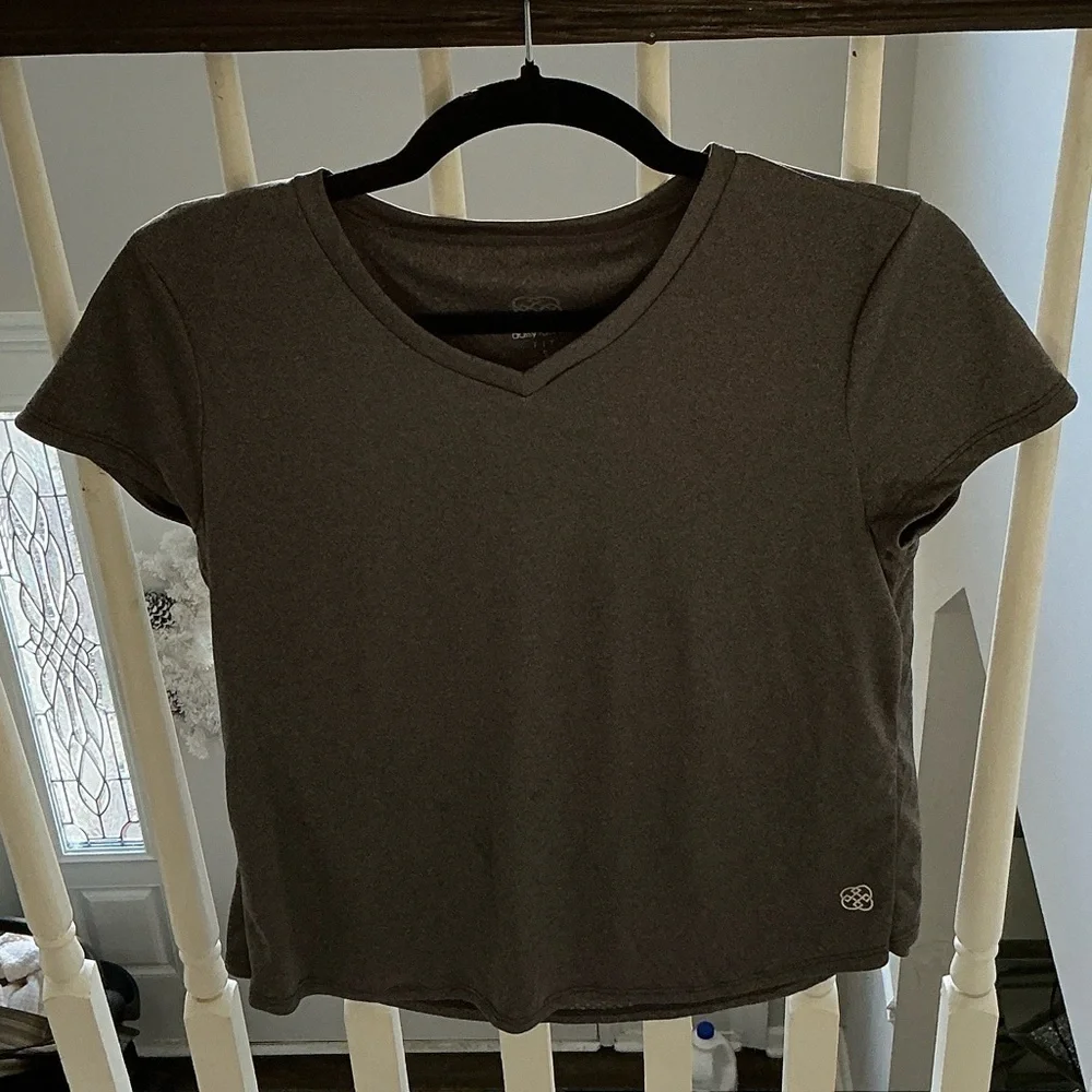 Gray Daisy Fuentes Vented Back Tee - Picture 2 of 2